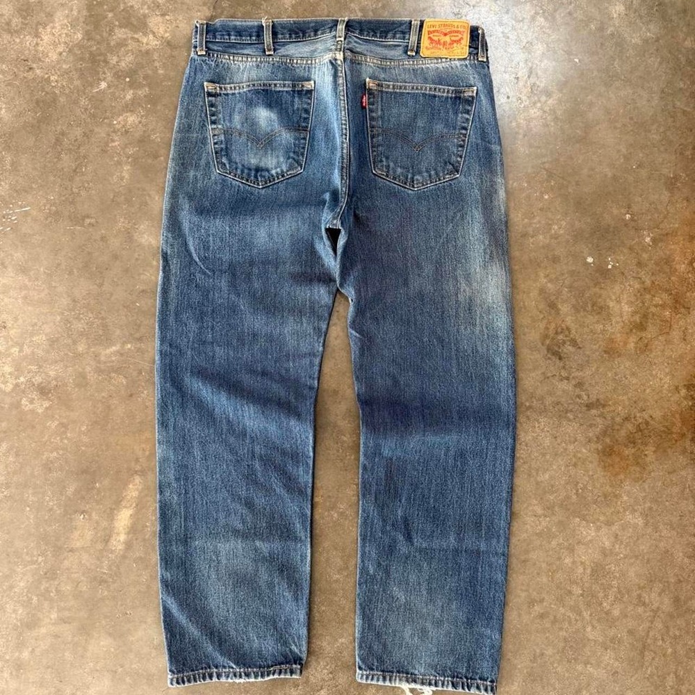 Levis 505 Straight Fit Medium Wash Distressed Jeans Mens 40x30 Vintage Blue
